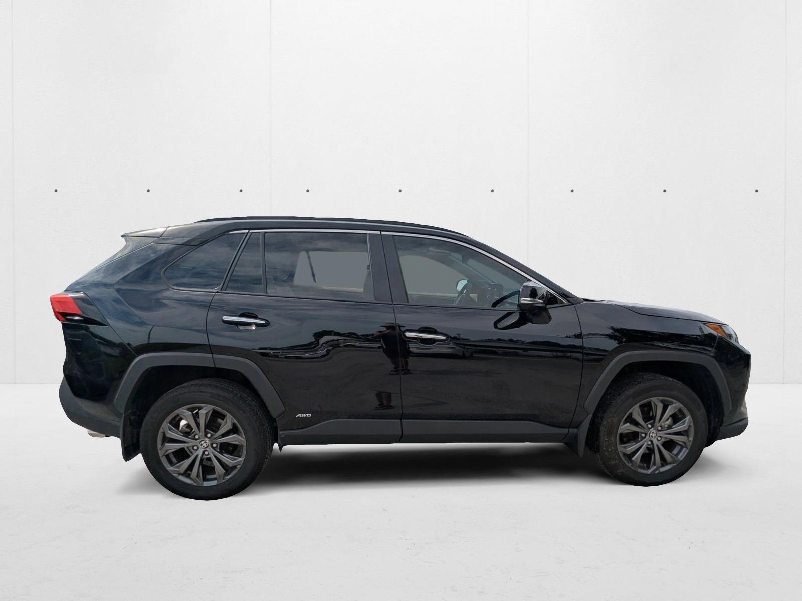 2024 Toyota RAV4 Hybrid Limited photo 4