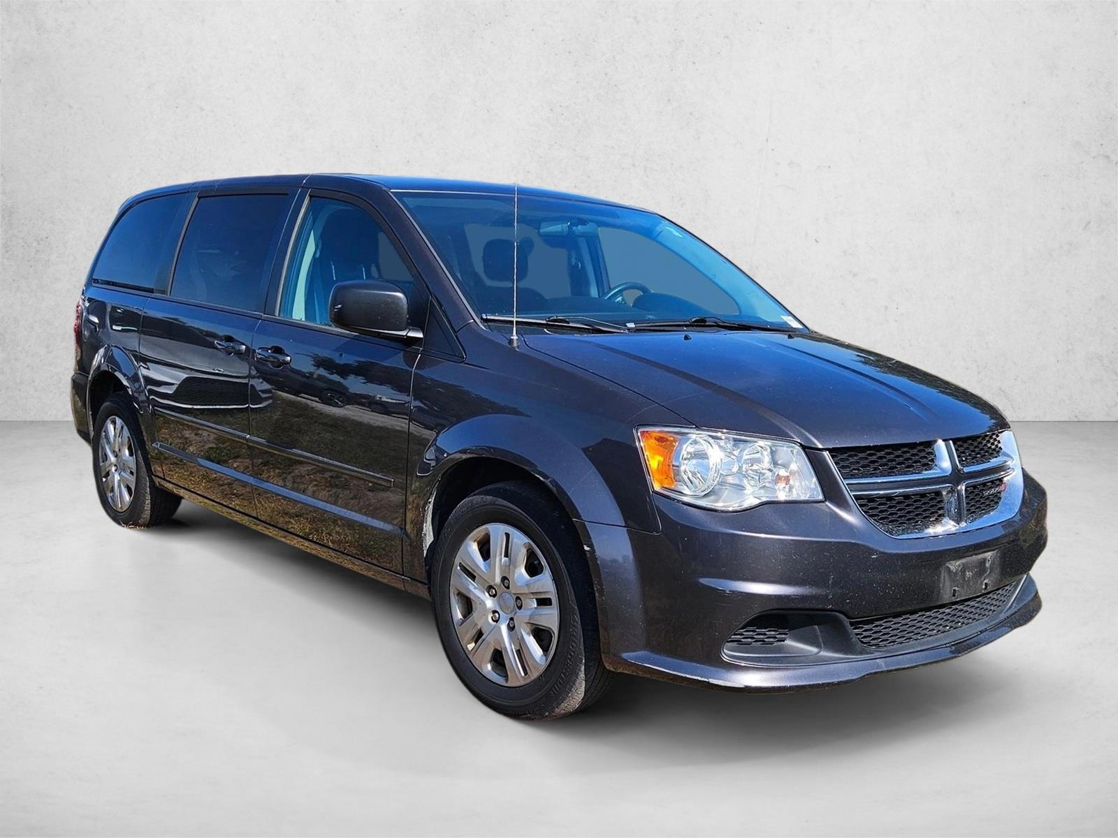 2017 Dodge Grand Caravan SE photo 2