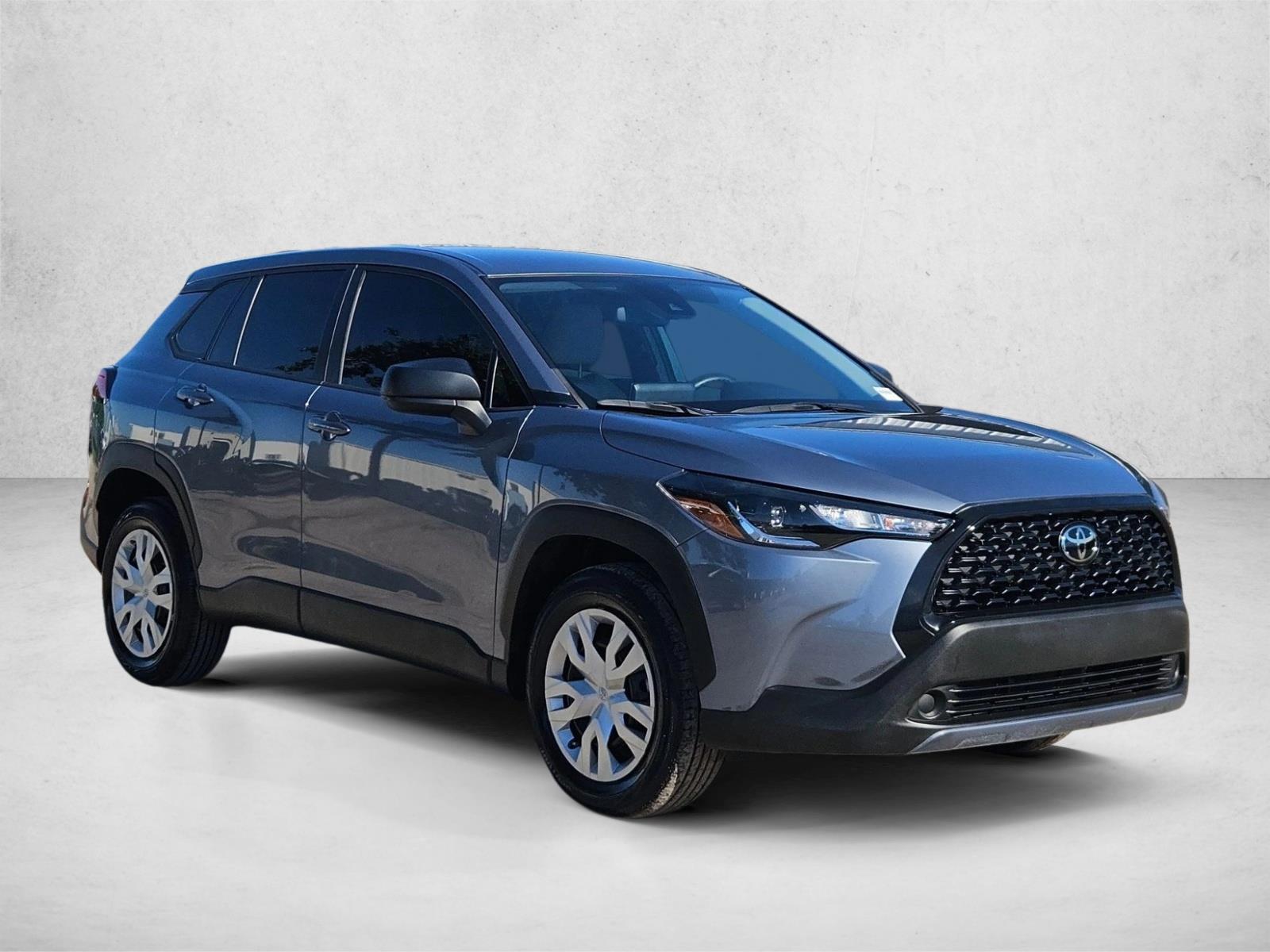 2022 Toyota Corolla Cross L photo 3