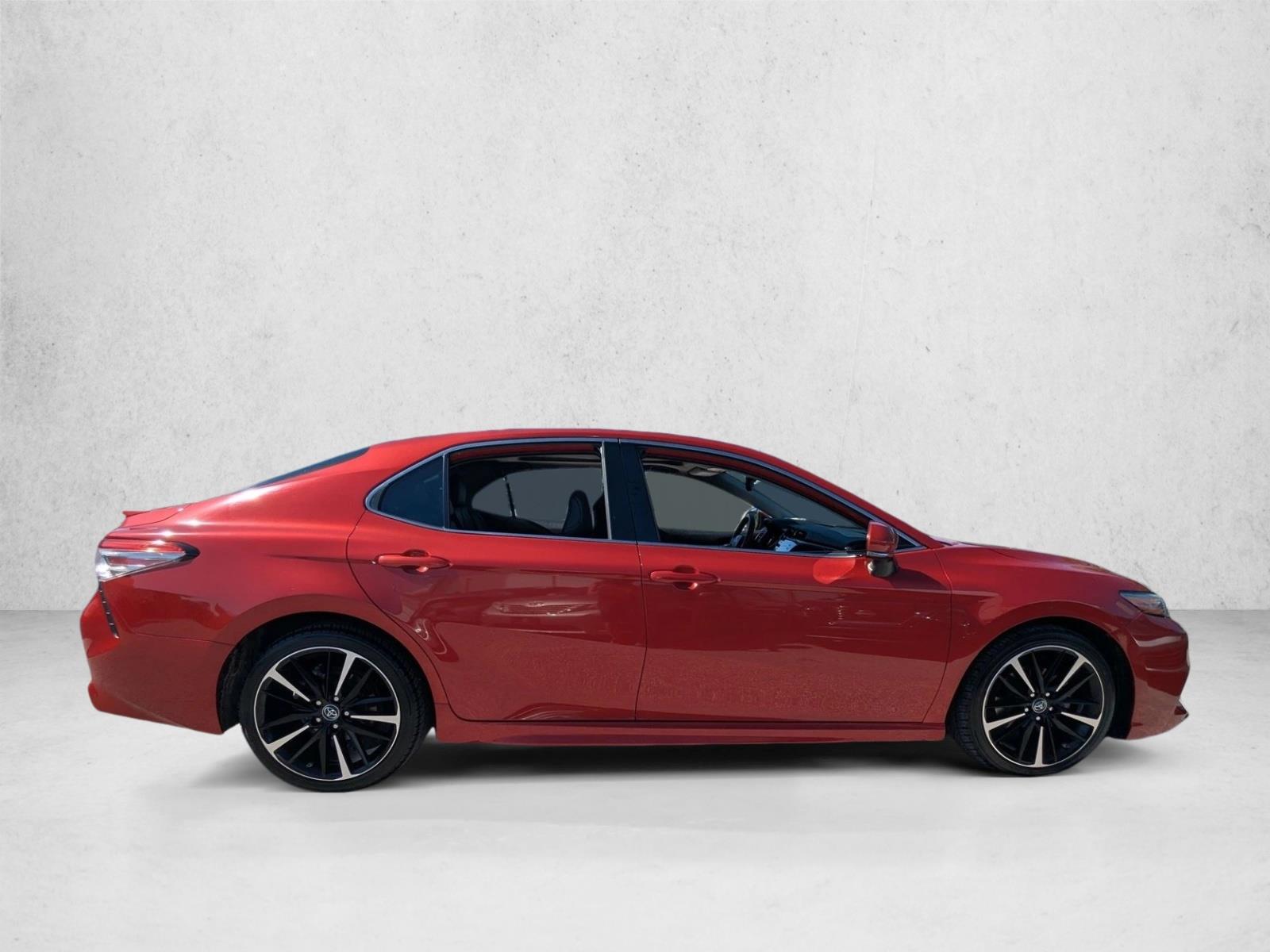 2019 Toyota Camry XSE photo 4