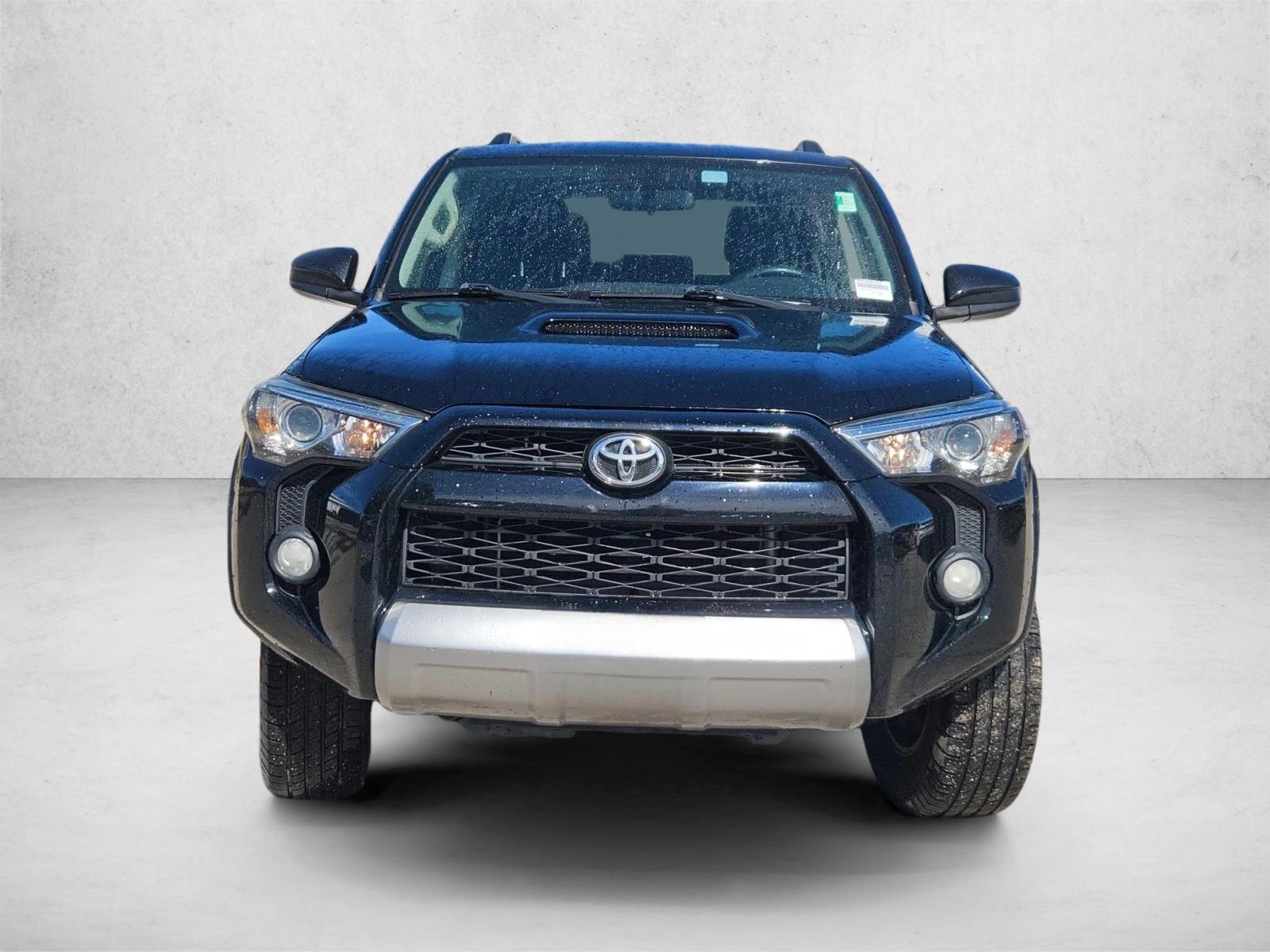 2016 Toyota 4Runner 4WD V6 Trail photo 2