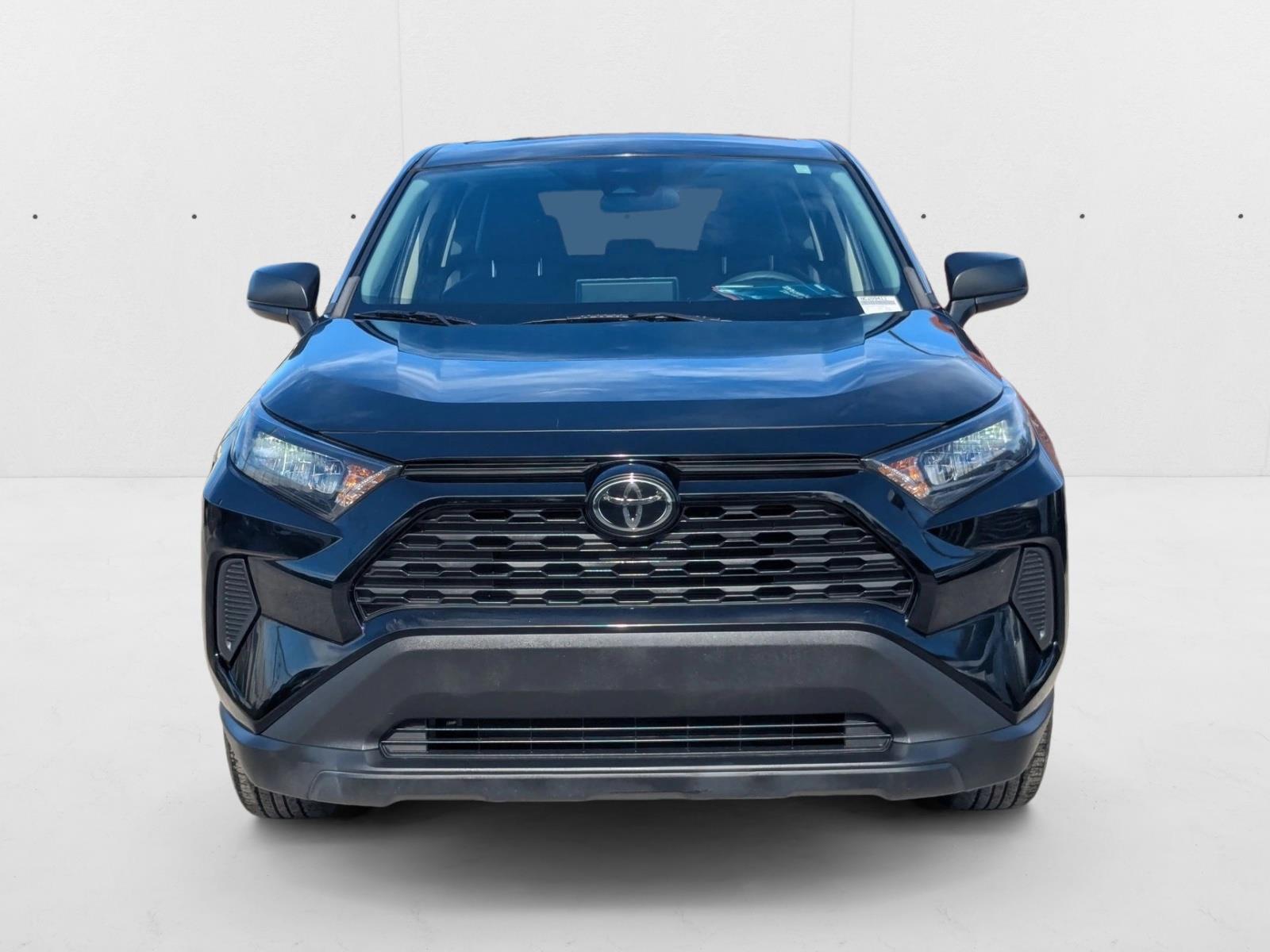 2022 Toyota RAV4 LE photo 2