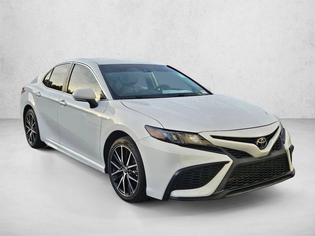 Used 2023 Toyota Camry SE Sedan