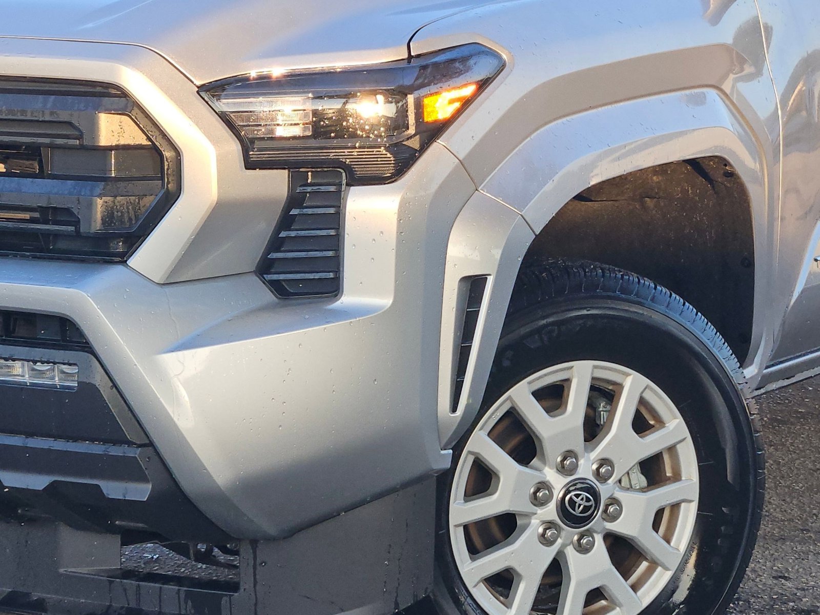 2024 Toyota Tacoma SR5 Double Cab photo 4