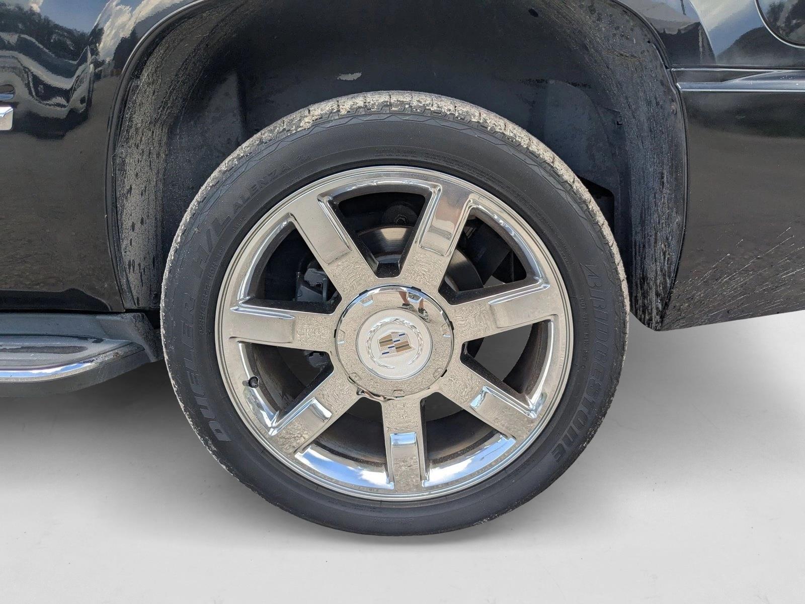 2013 Cadillac Escalade Base photo 4