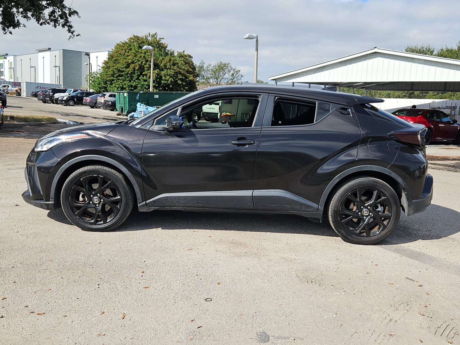 2020 Toyota C-HR LE photo 2