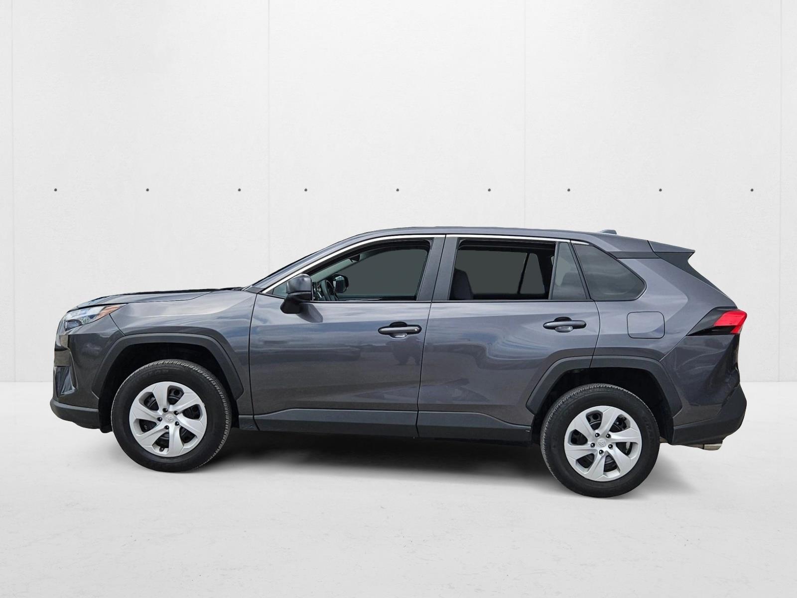 2024 Toyota RAV4 LE photo 2