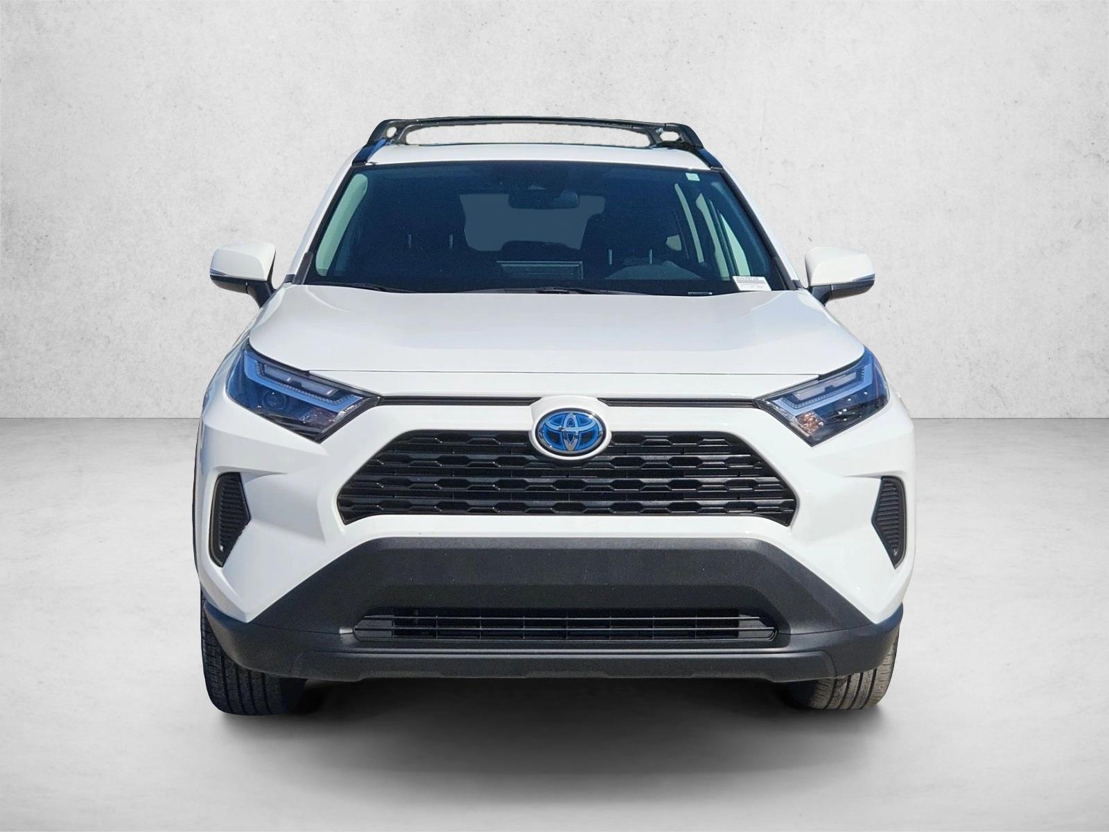 2024 Toyota RAV4 Hybrid XLE photo 2