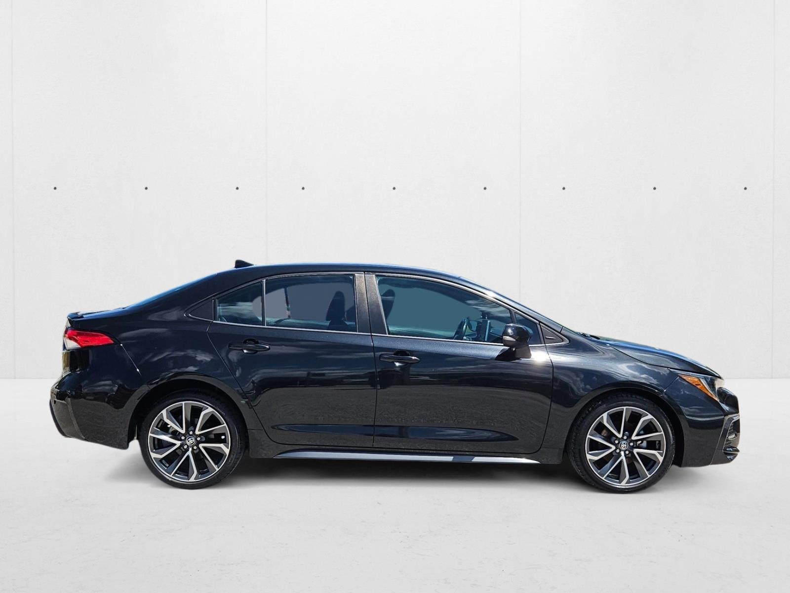 2020 Toyota Corolla SE photo 3