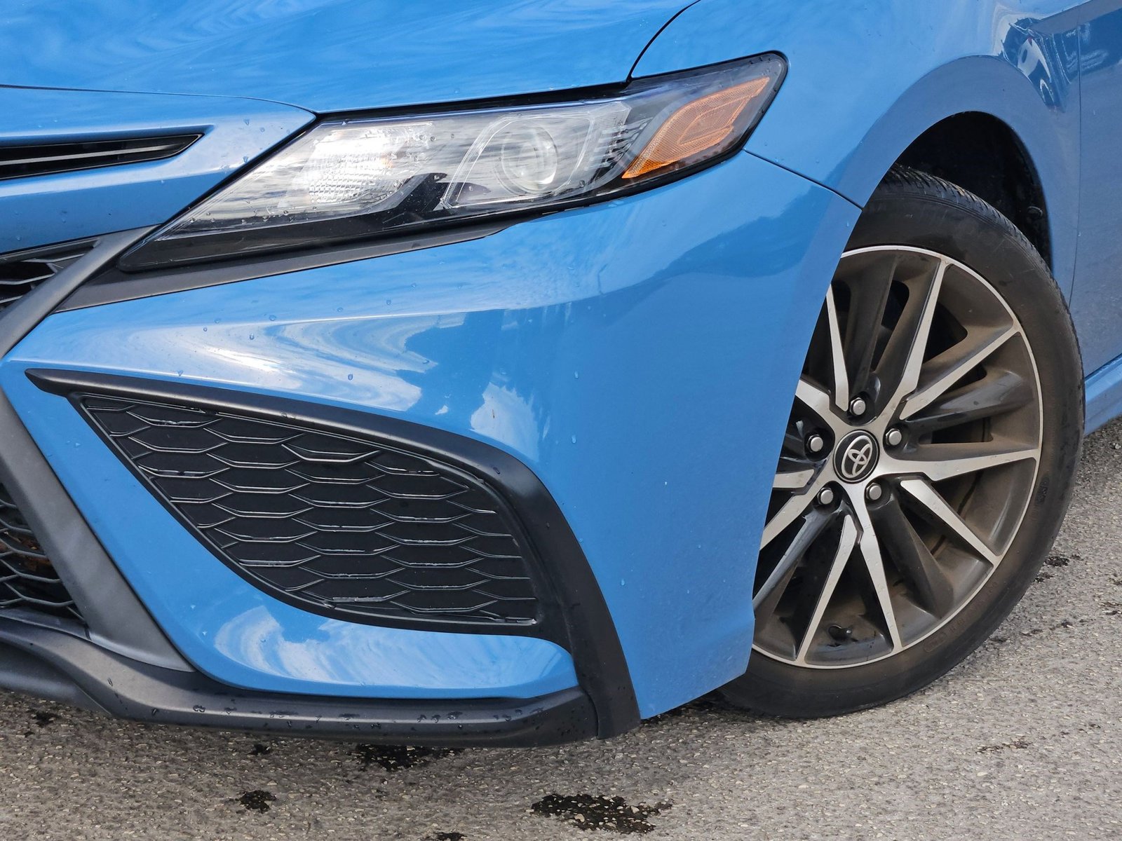 2023 Toyota Camry SE photo 4