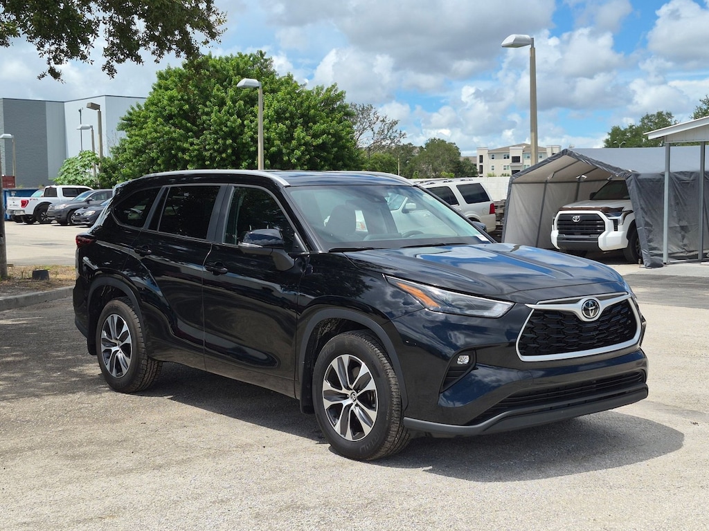 Used 2026 Toyota Highlander XLE SUV
