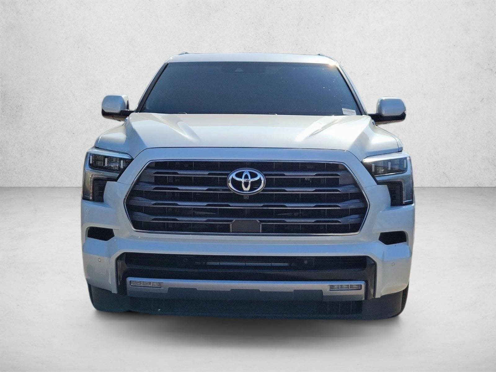 2023 Toyota Sequoia SR5 photo 2