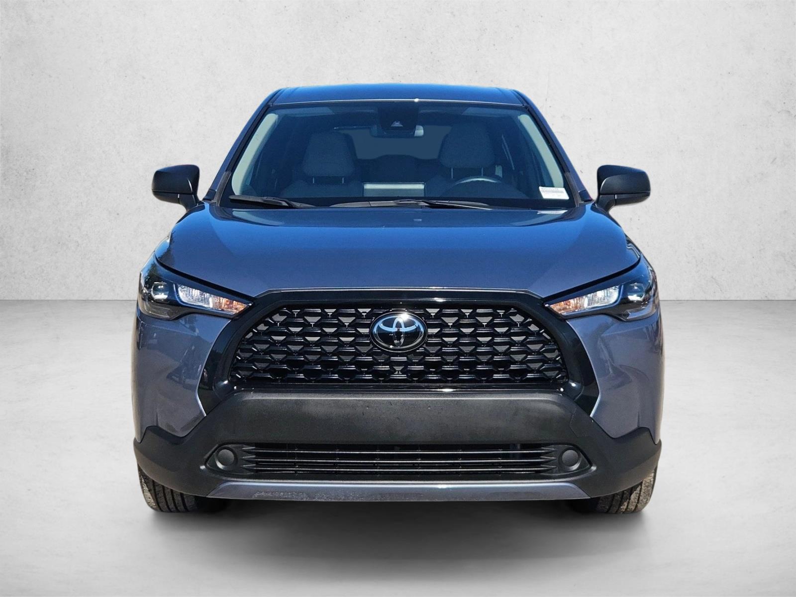 2022 Toyota Corolla Cross L photo 2