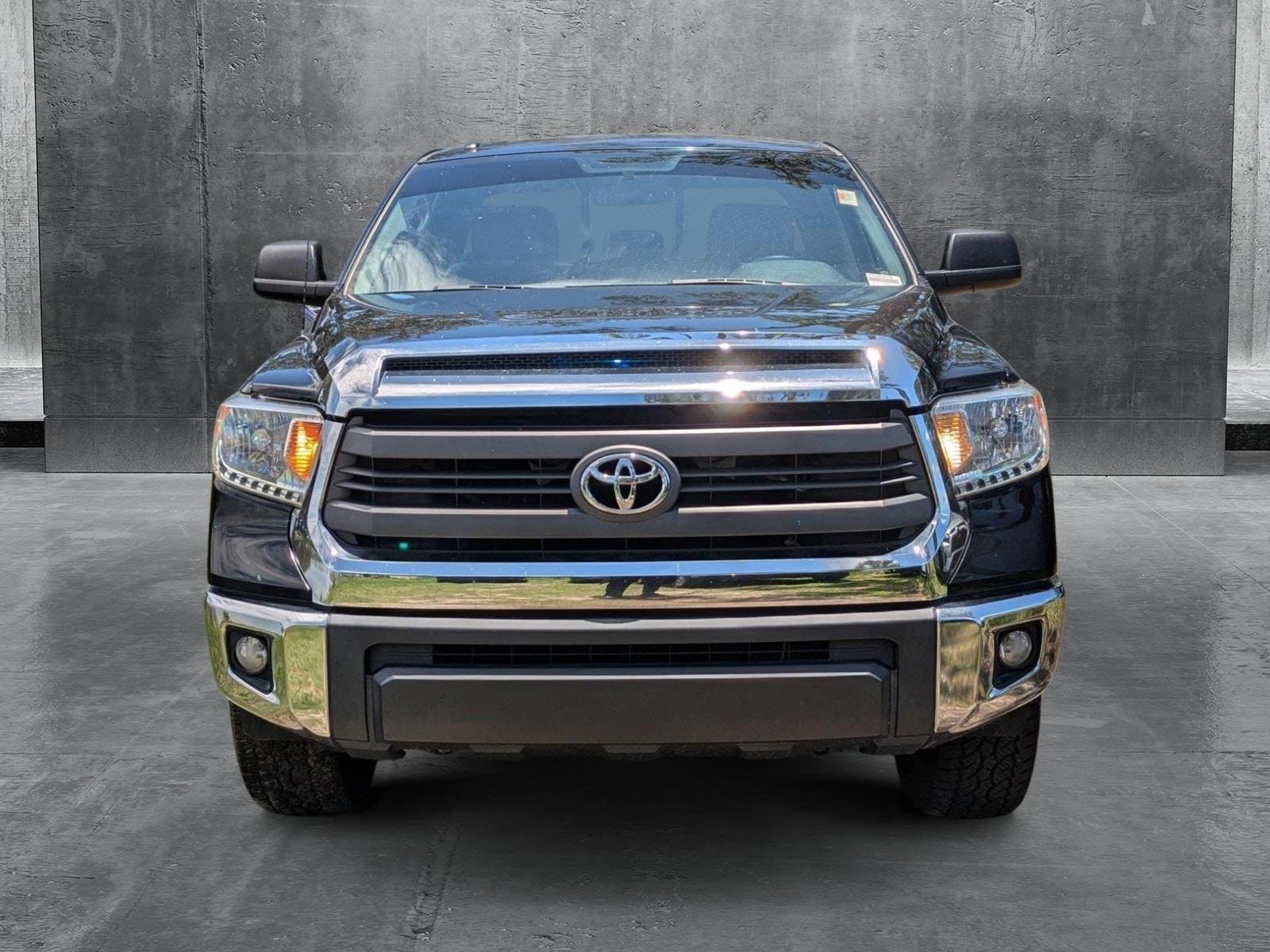 Used 2015 Toyota Tundra SR5 with VIN 5TFRY5F18FX185878 for sale in Pinellas Park, FL
