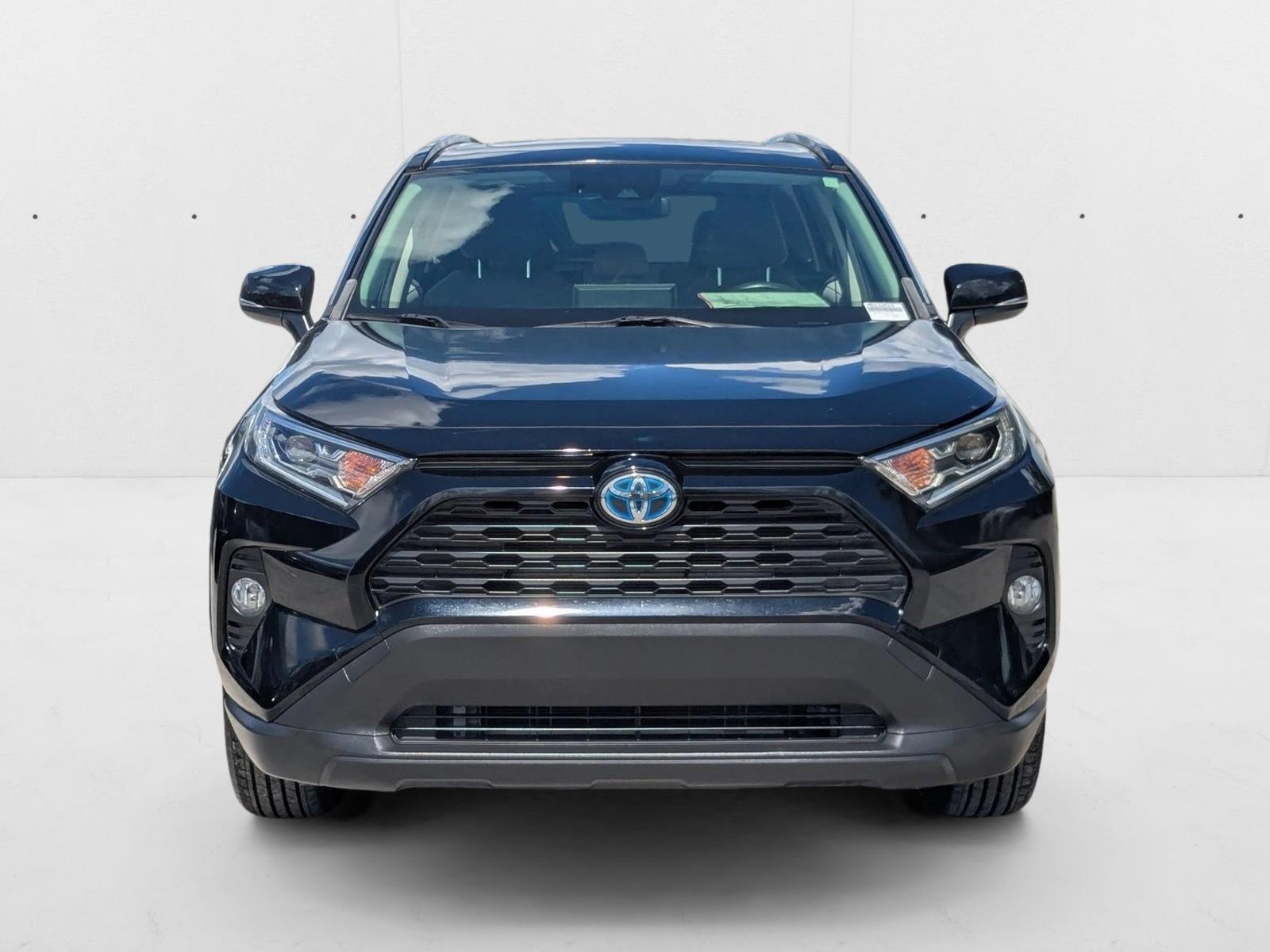 2021 Toyota RAV4 Hybrid XLE photo 2