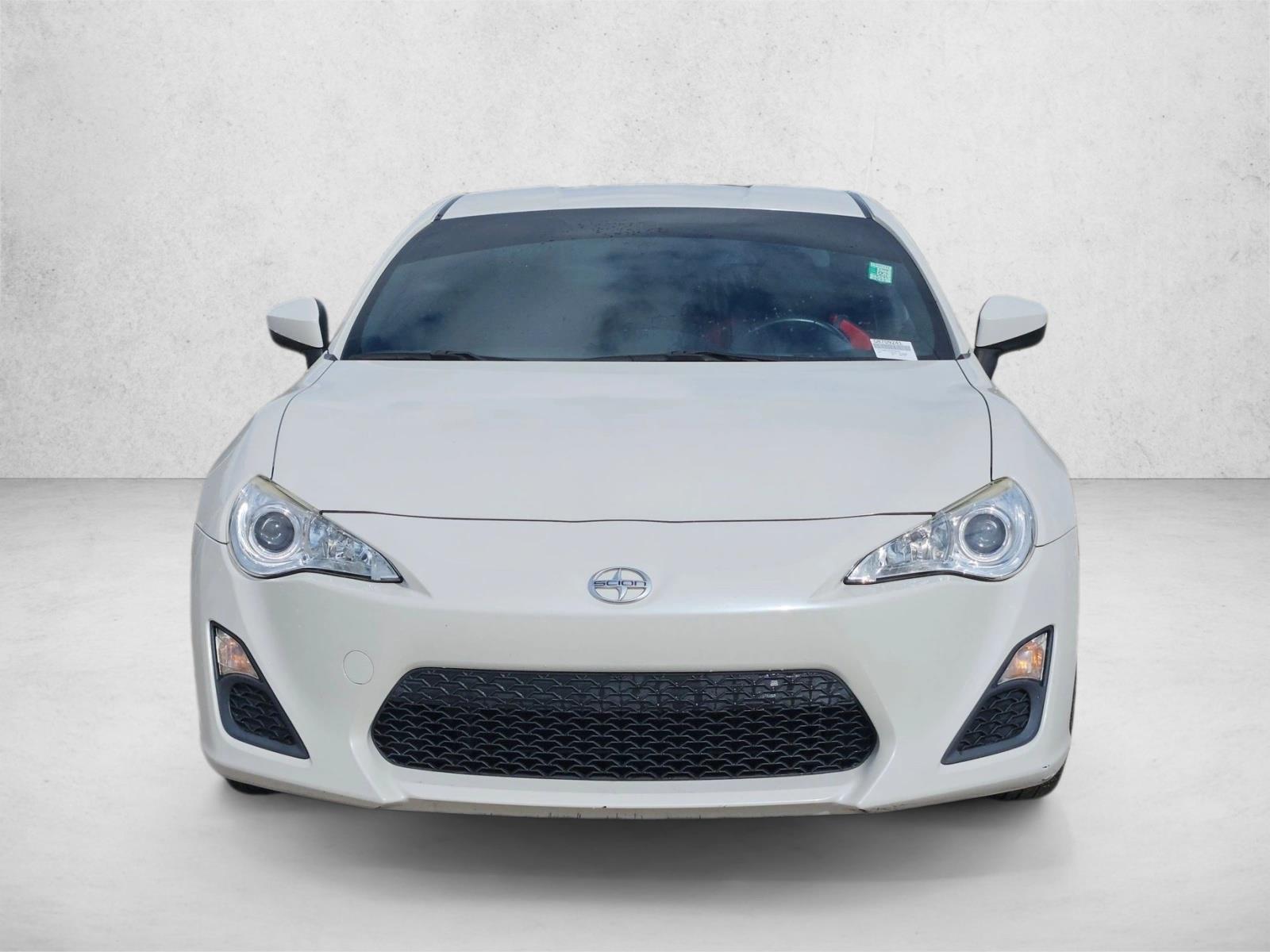2016 Scion FR-S photo 2