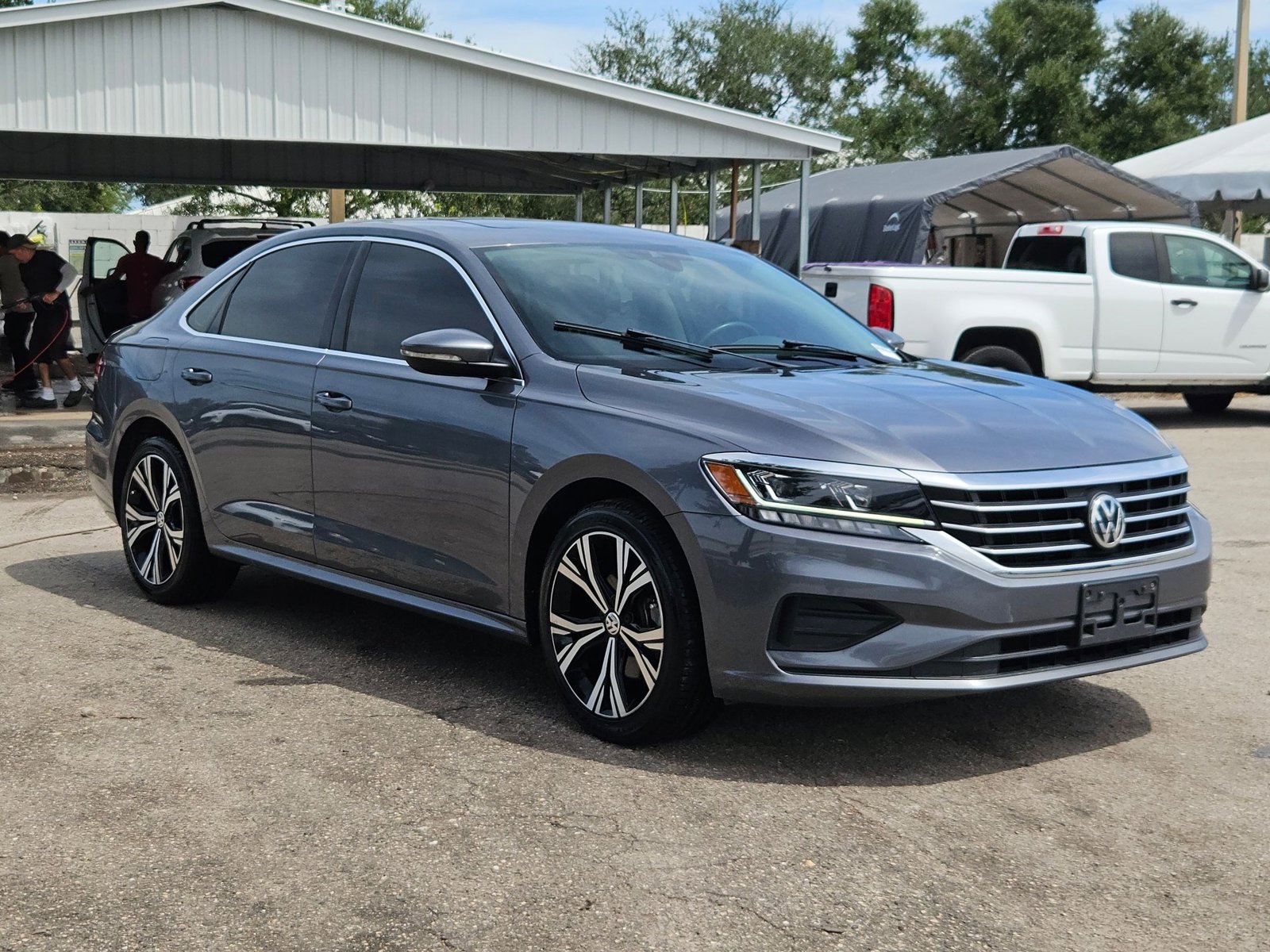 2021 Volkswagen Passat 2.0T SE photo 2