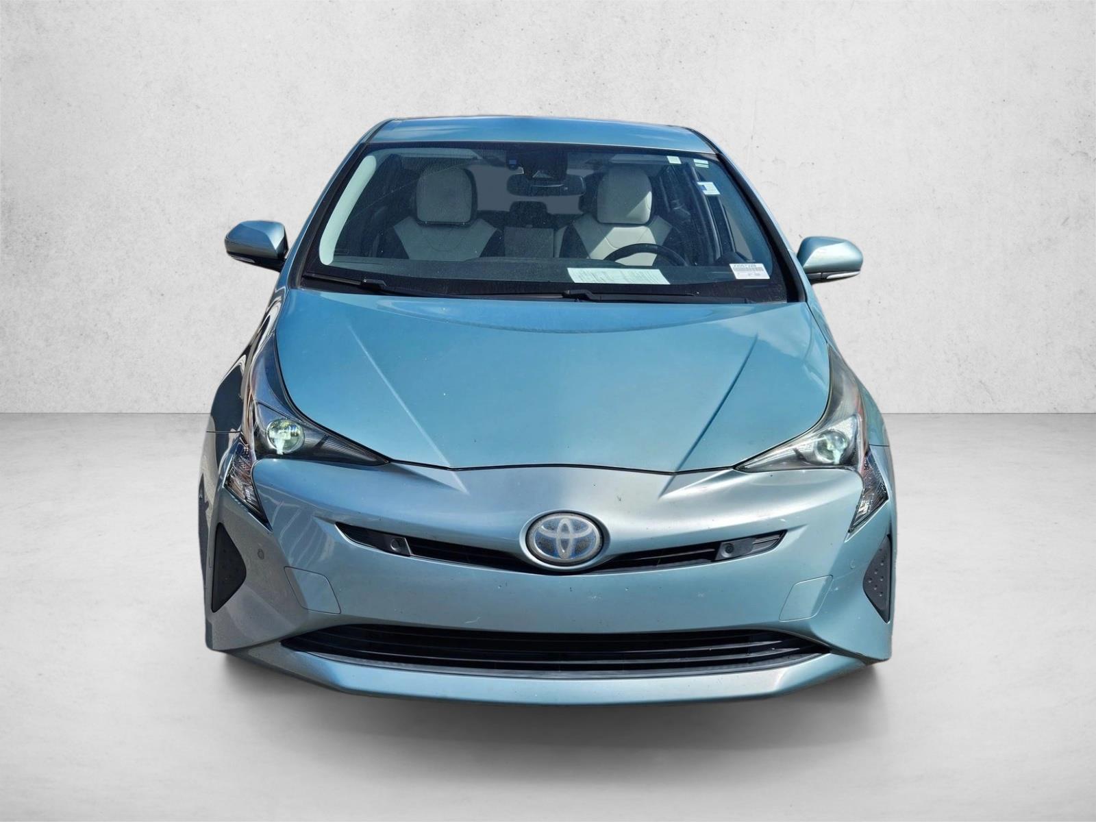 2018 Toyota Prius Four photo 2
