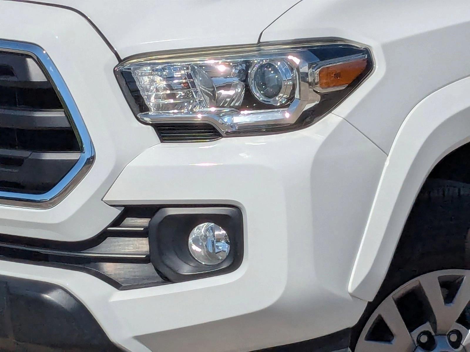 2018 Toyota Tacoma SR5 V6 photo 3