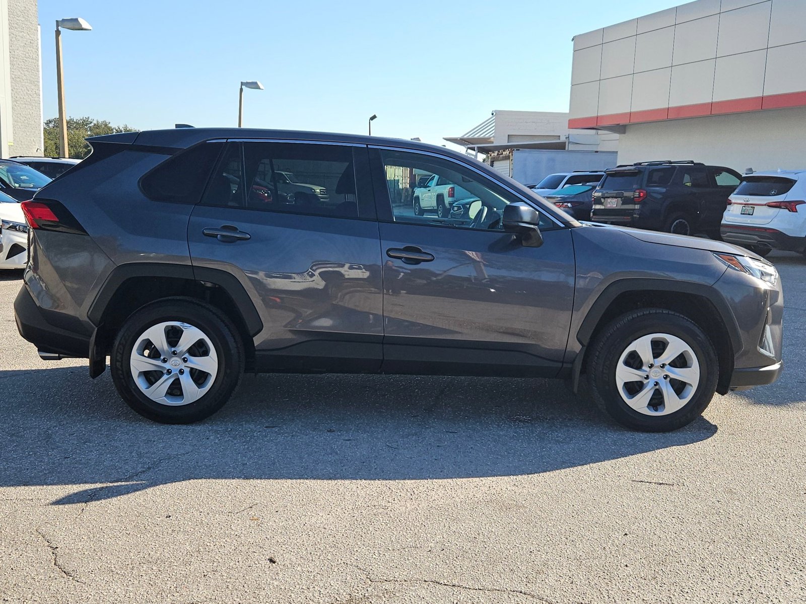 2025 Toyota RAV4 LE photo 4