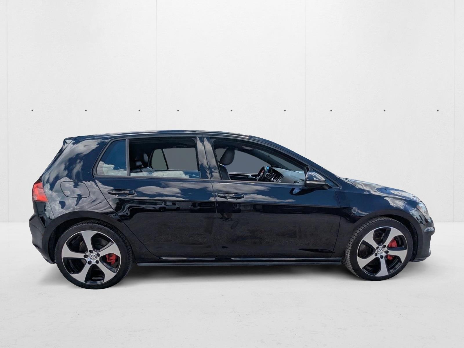 2016 Volkswagen Golf GTI SE Performance photo 4