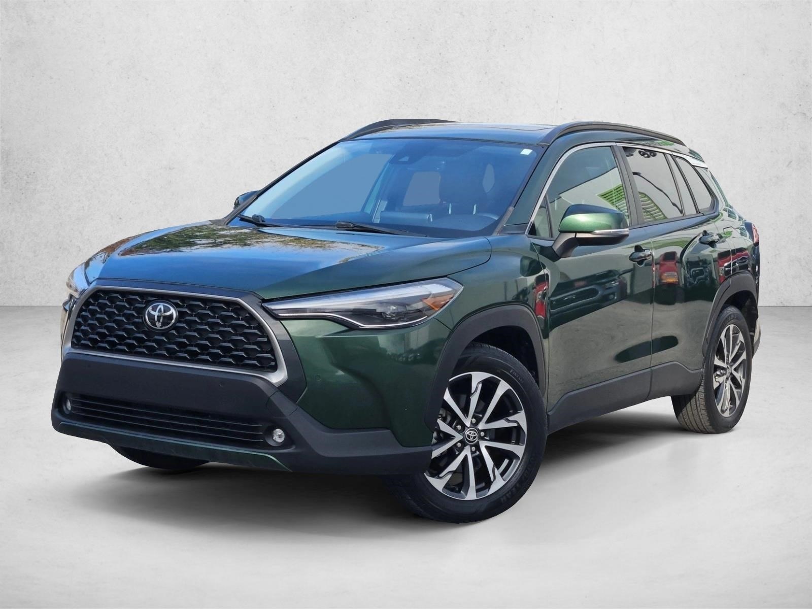 2022 Toyota Corolla Cross XLE's photo