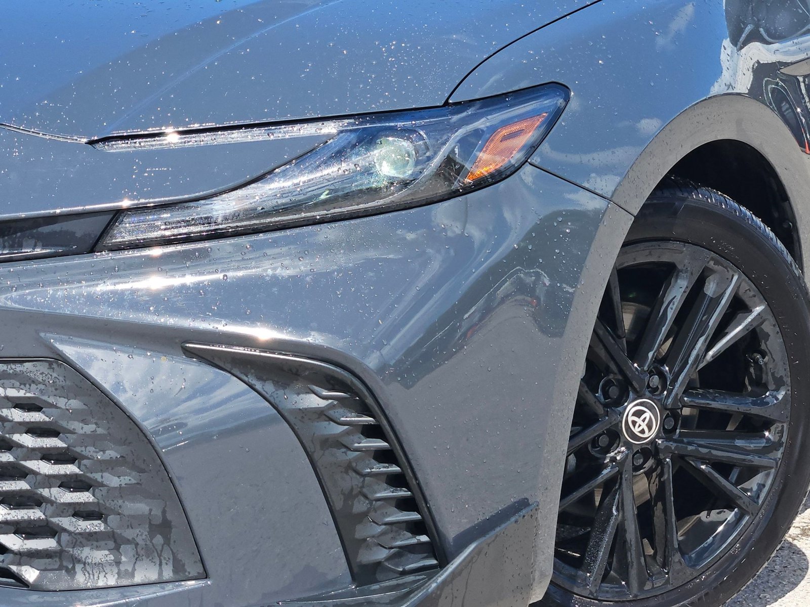2025 Toyota Camry SE photo 2