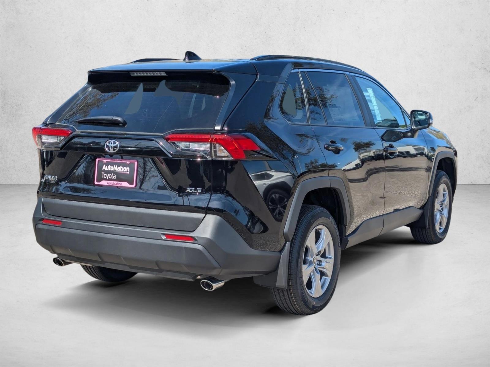 2025 Toyota RAV4 XLE photo 2