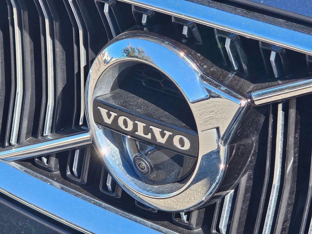 Used 2022 Volvo S60 Recharge Plug-In Hybrid T8 Inscription Extended Range Sedan