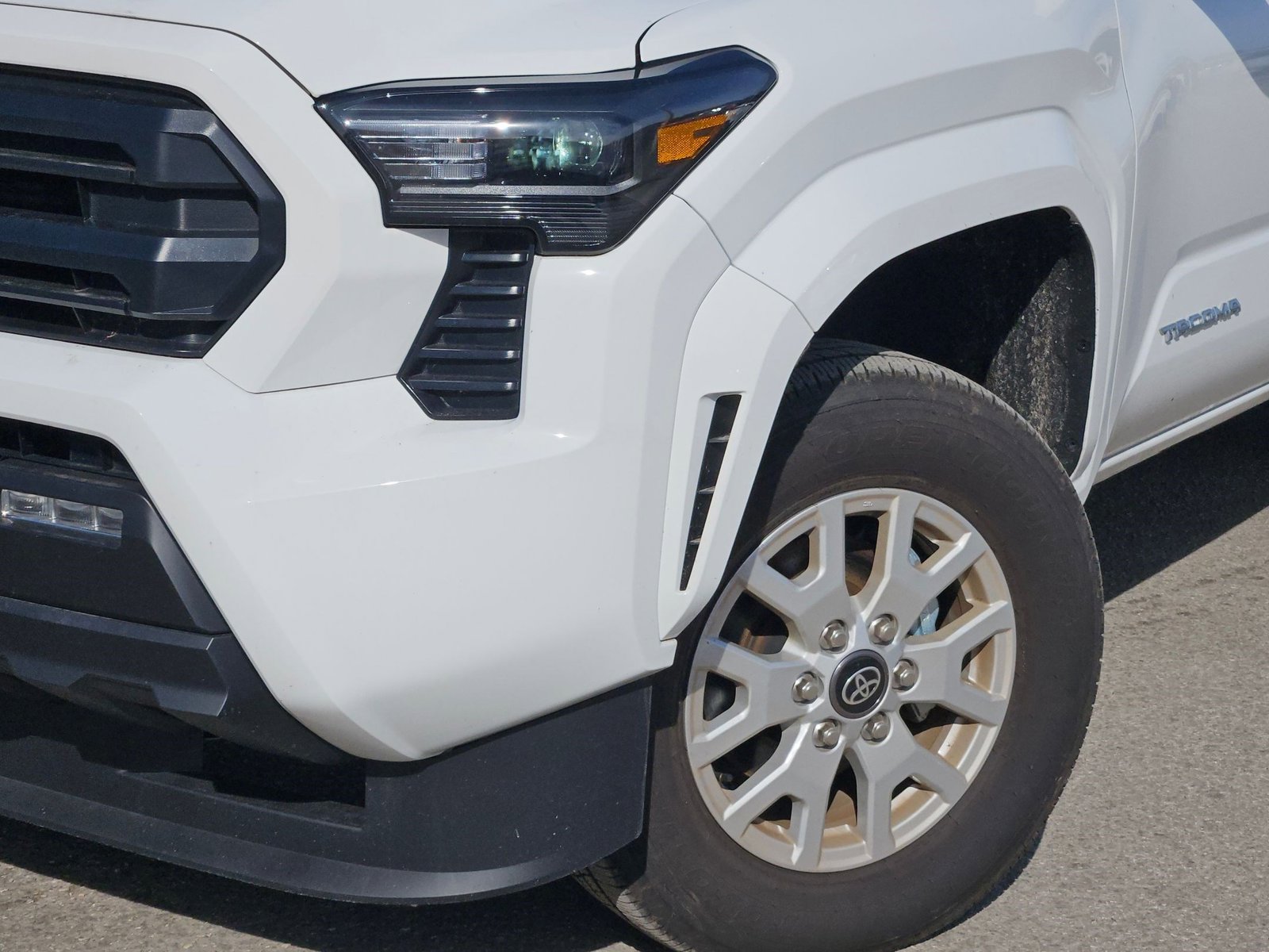 2024 Toyota Tacoma SR5 Double Cab photo 4