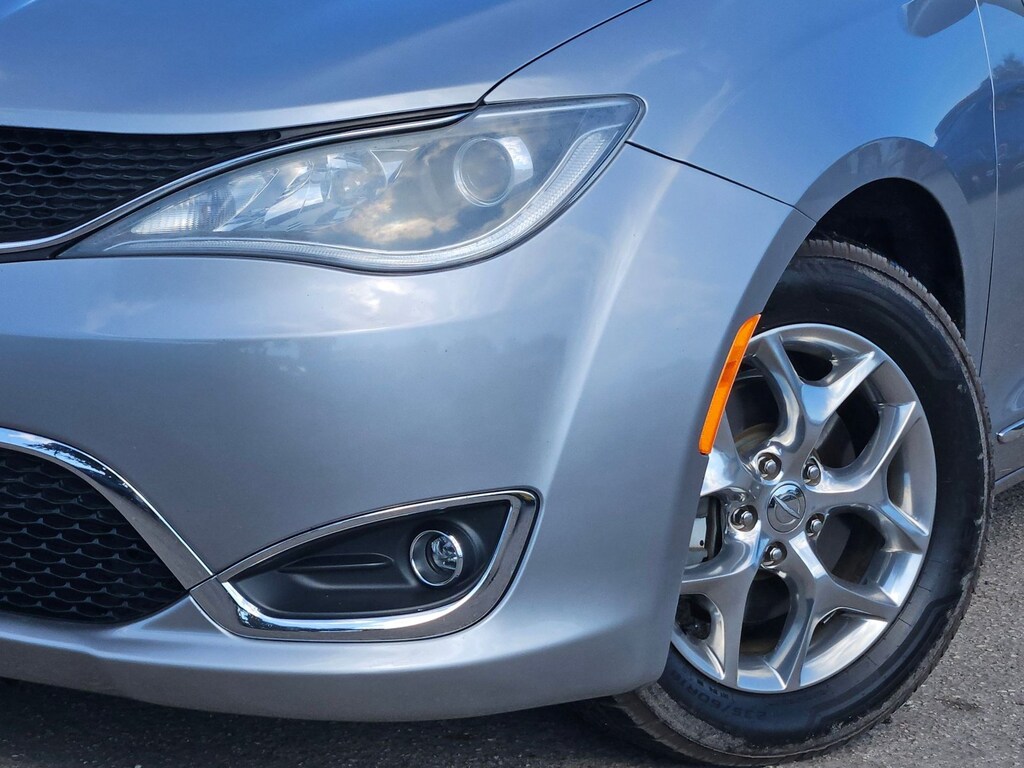 Used 2018 Chrysler Pacifica Limited Van
