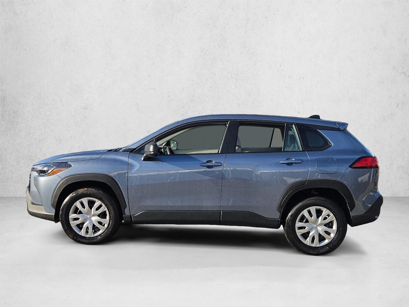 2025 Toyota Corolla Cross L photo 2