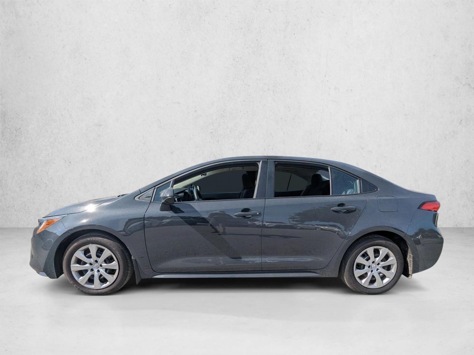 2025 Toyota Corolla LE photo 2