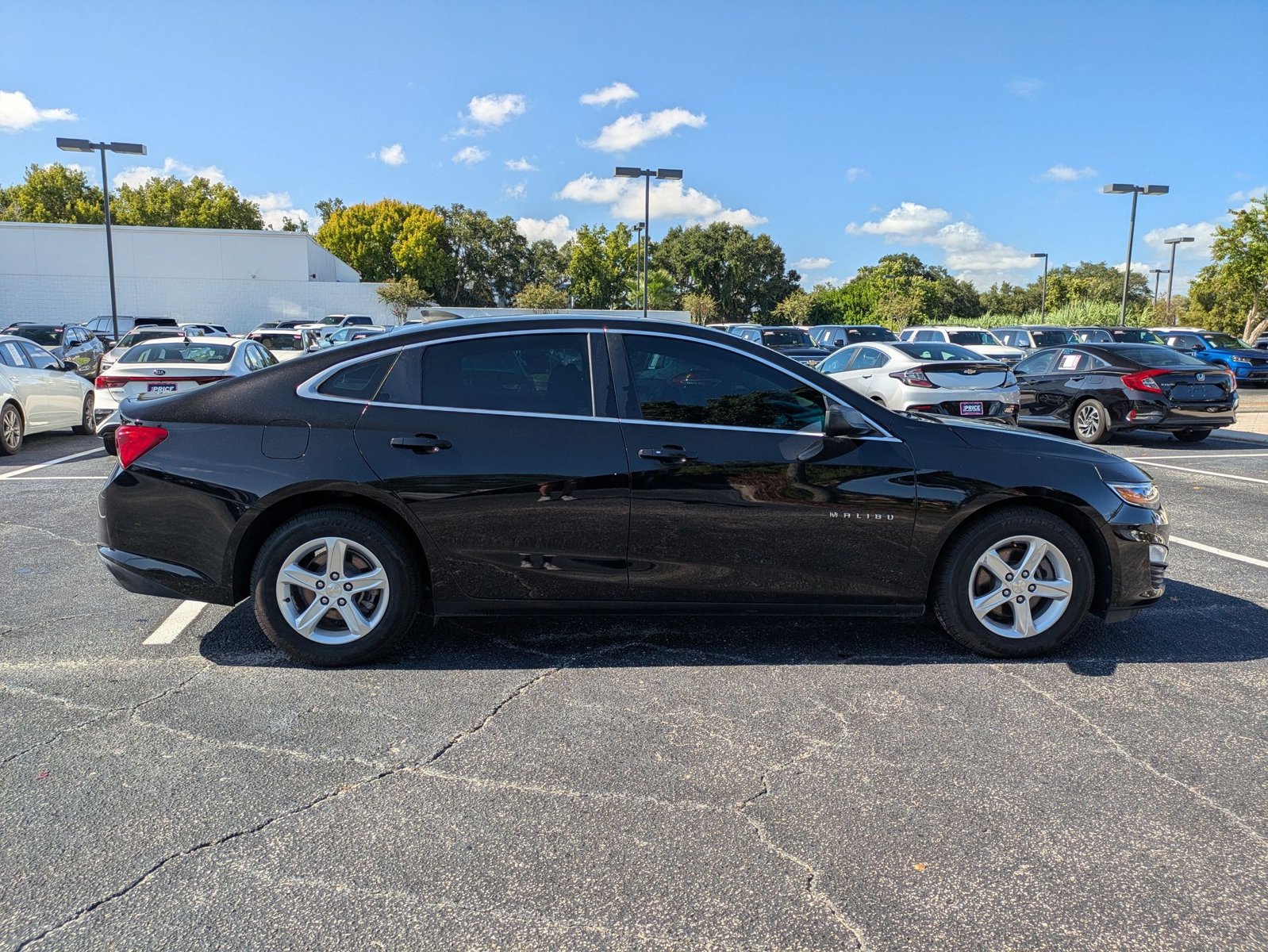 2019 Chevrolet Malibu LS photo 4