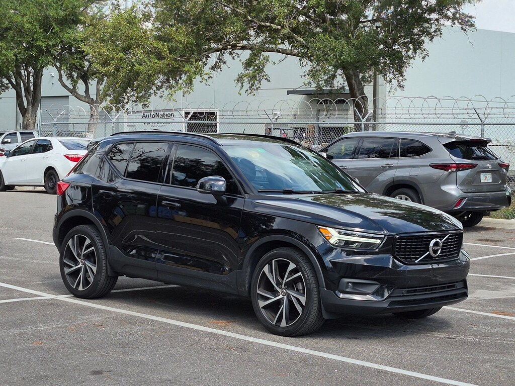 Used 2020 Volvo XC40 T5 R-Design SUV