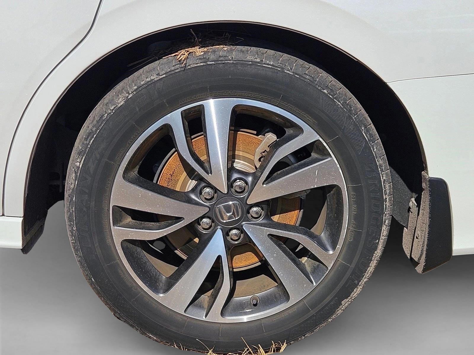 2023 Honda Odyssey Touring photo 4