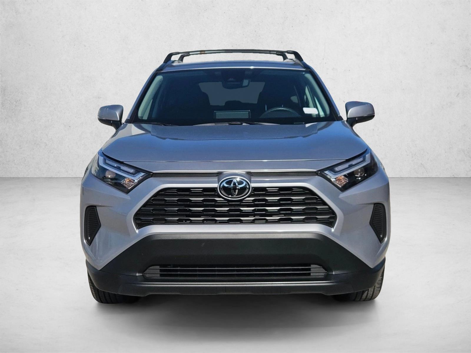 2025 Toyota RAV4 XLE photo 2