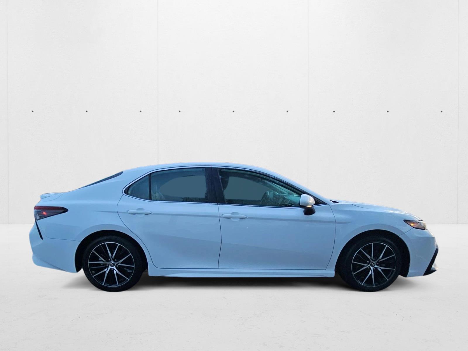 2021 Toyota Camry SE photo 4