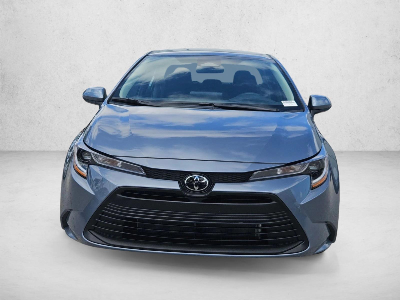2025 Toyota Corolla LE photo 2