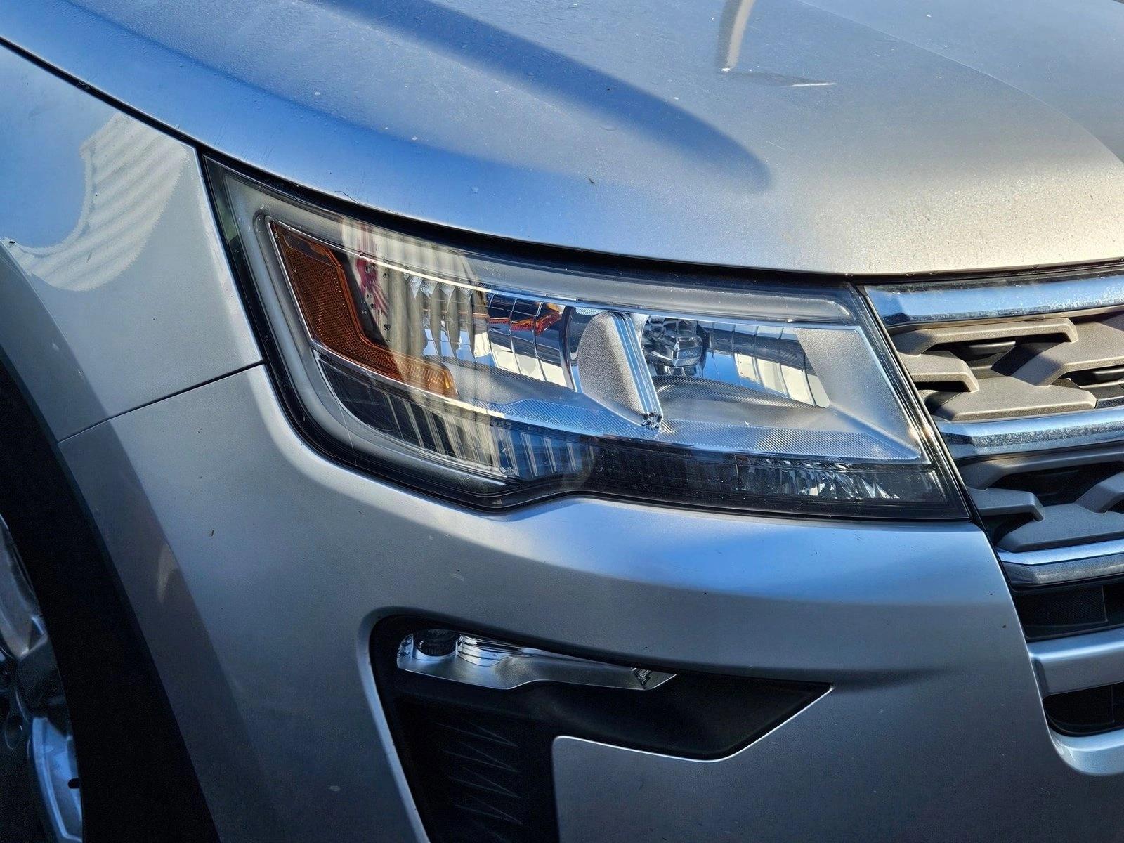 2018 Ford Explorer XLT photo 3