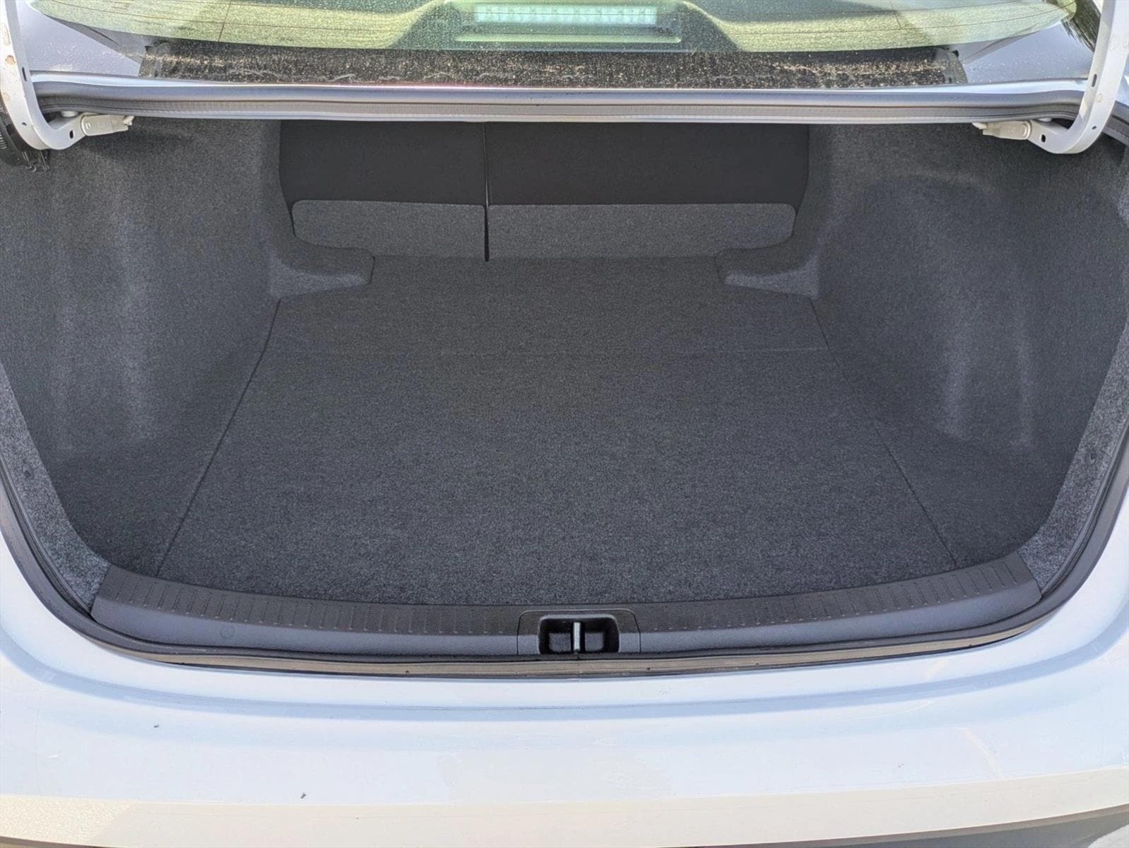 2025 Toyota Corolla LE - Photo 6