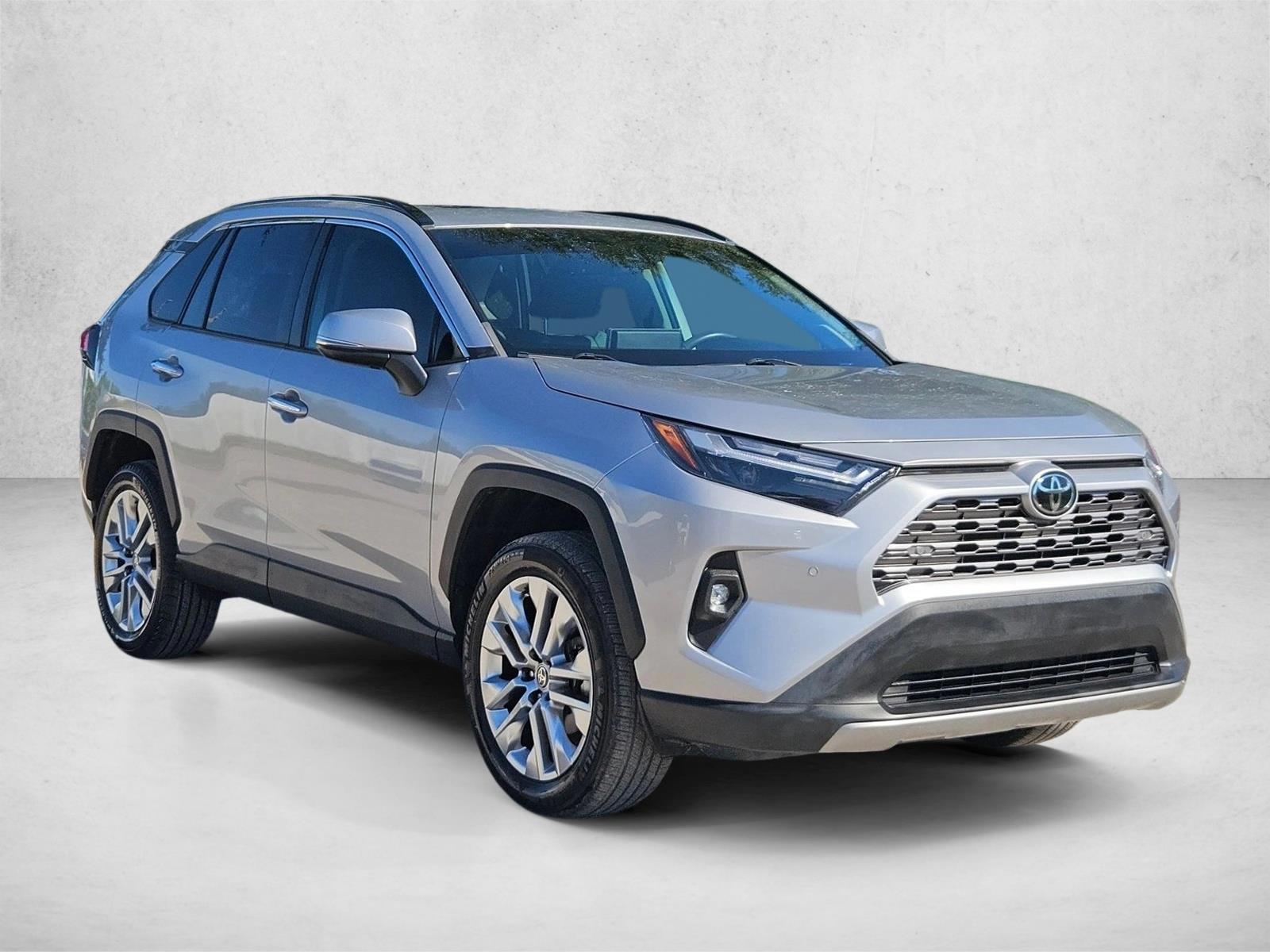 2022 Toyota RAV4 Limited photo 3