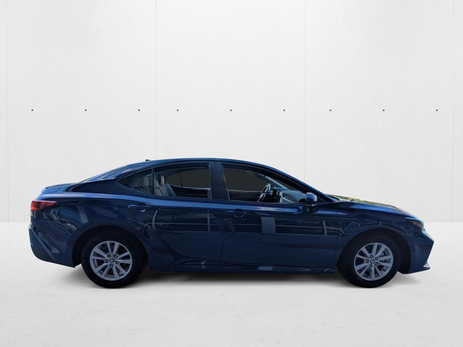 2025 Toyota Camry LE photo 4