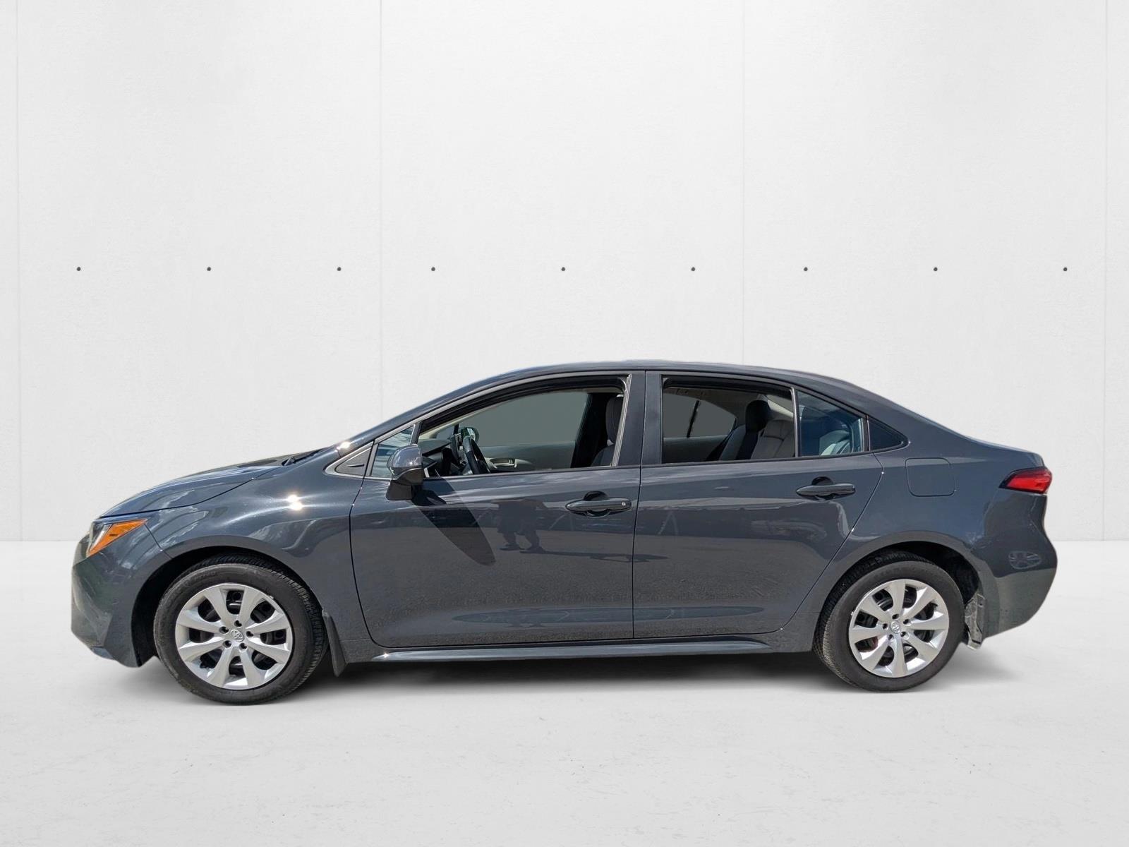 2025 Toyota Corolla LE photo 2