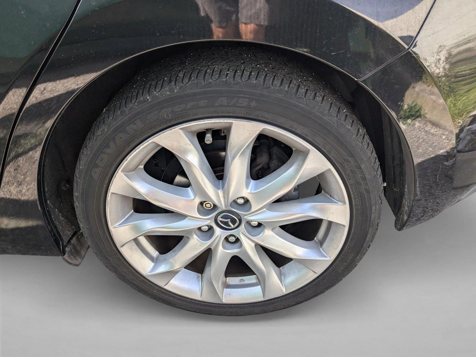 2016 Mazda Mazda3 s Grand Touring Hatchback photo 3