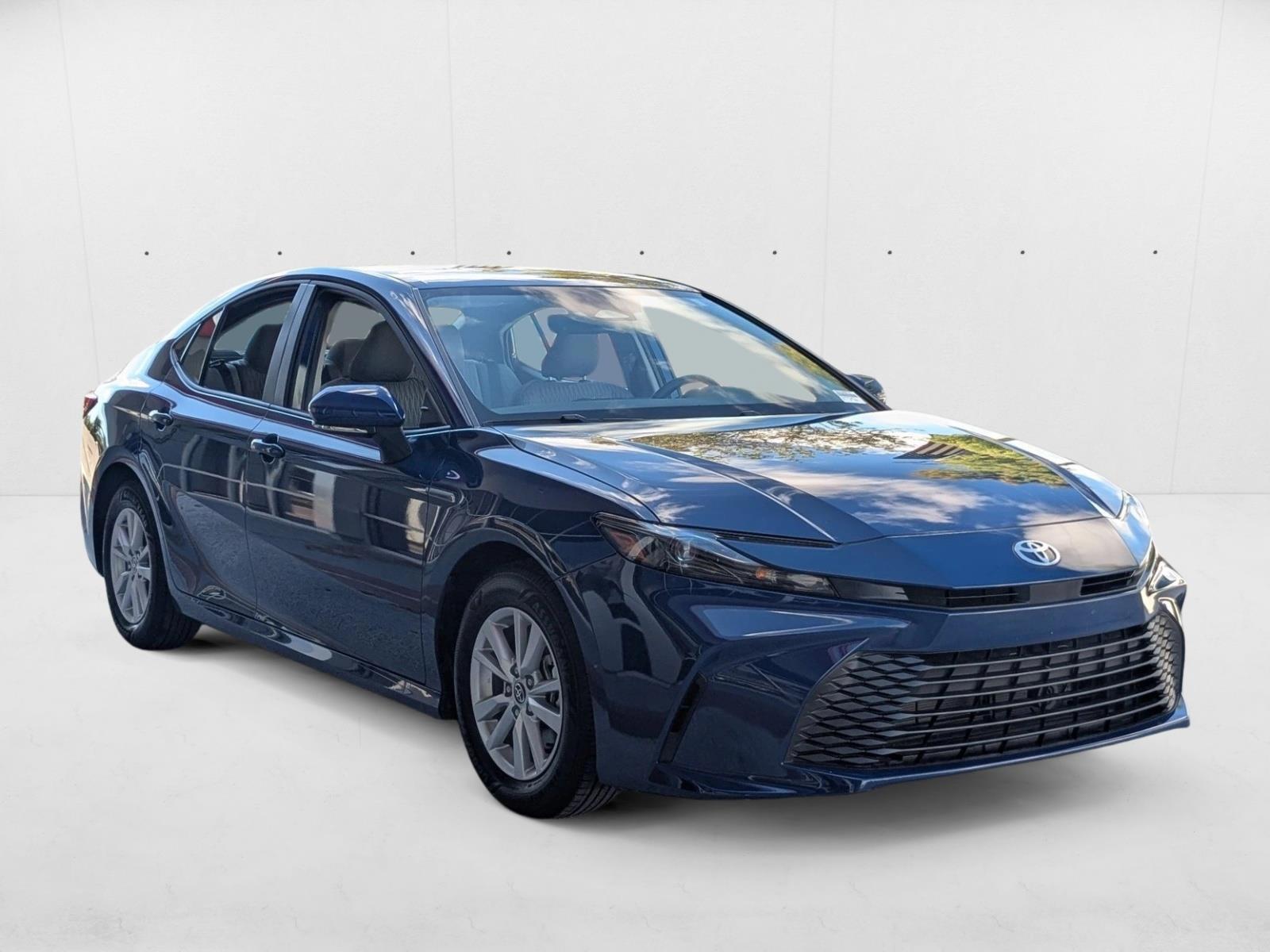 2025 Toyota Camry LE photo 3