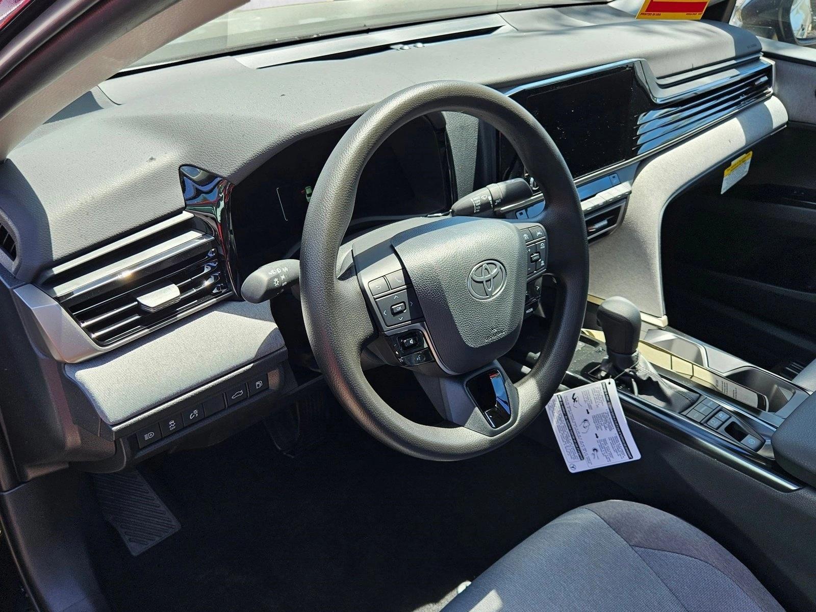 2025 Toyota Camry LE SE photo 3