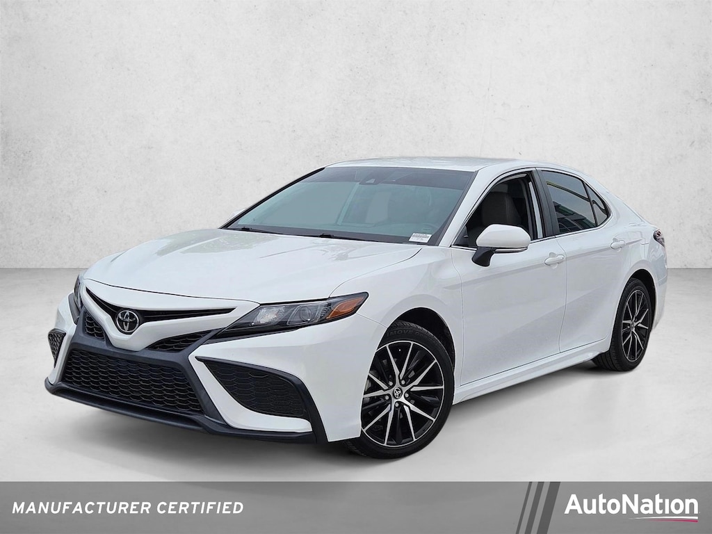 Used 2023 Toyota Camry SE Sedan