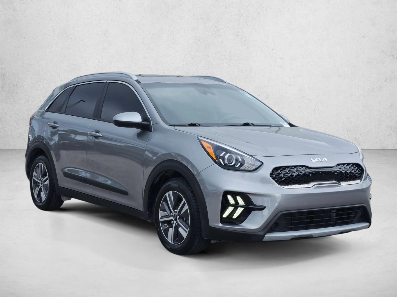 2022 Kia Niro LXS photo 3