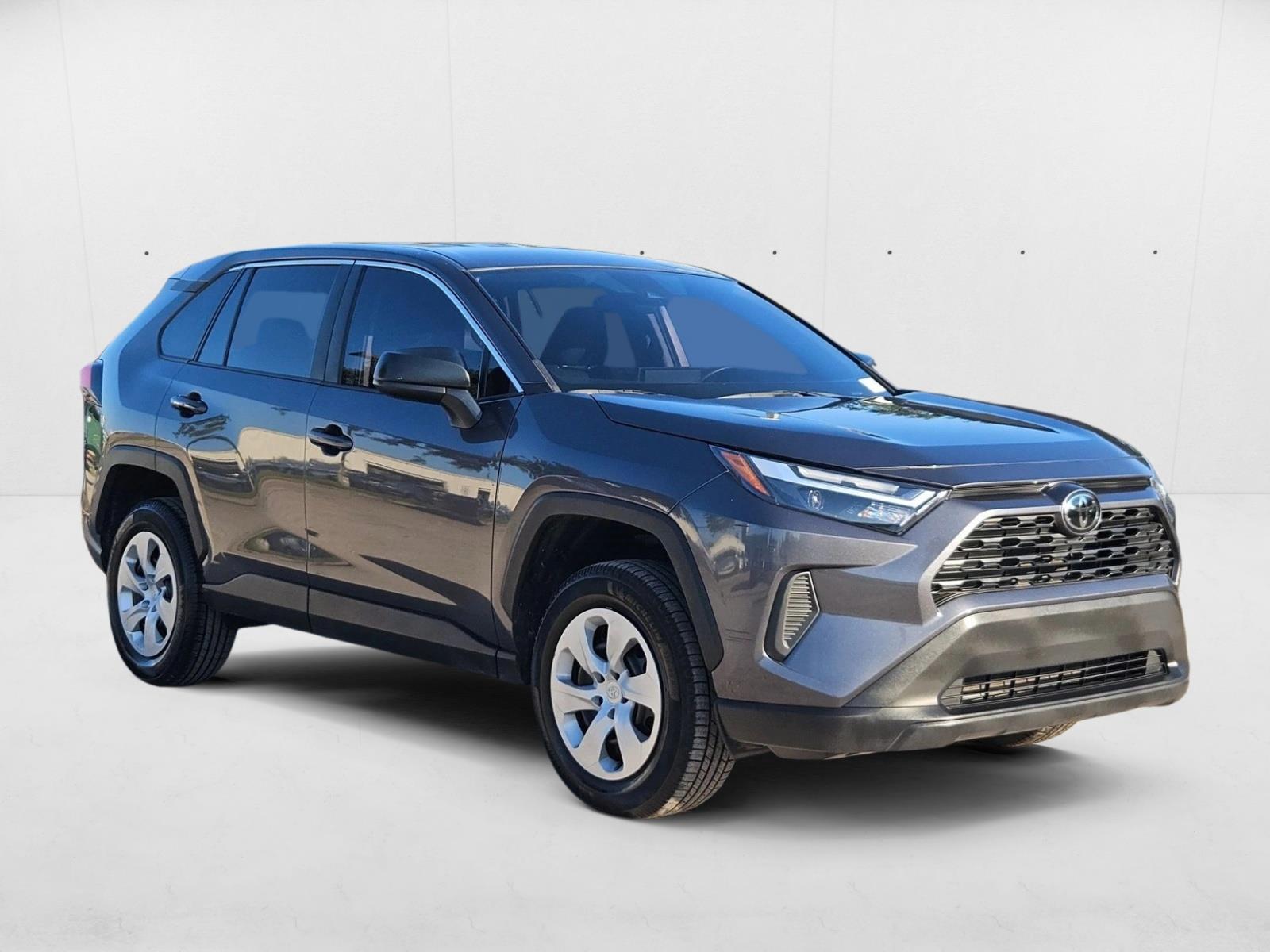 2023 Toyota RAV4 LE photo 2